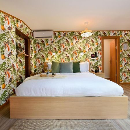Historic Charm, Modern Comfort - Accommodation In The Heart Of The Old Town Bucareste Exterior foto
