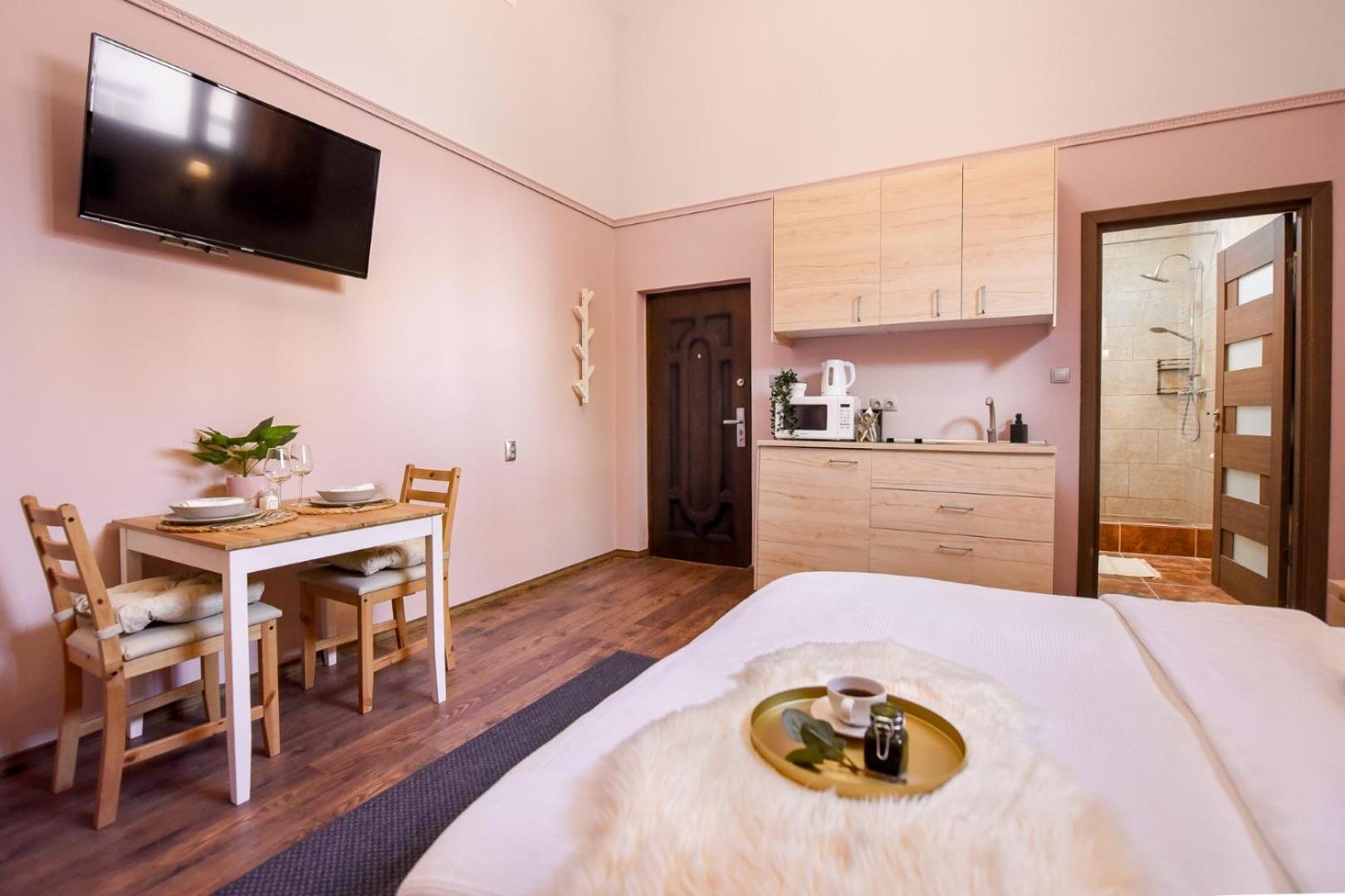Historic Charm, Modern Comfort - Accommodation In The Heart Of The Old Town Bucareste Quarto foto