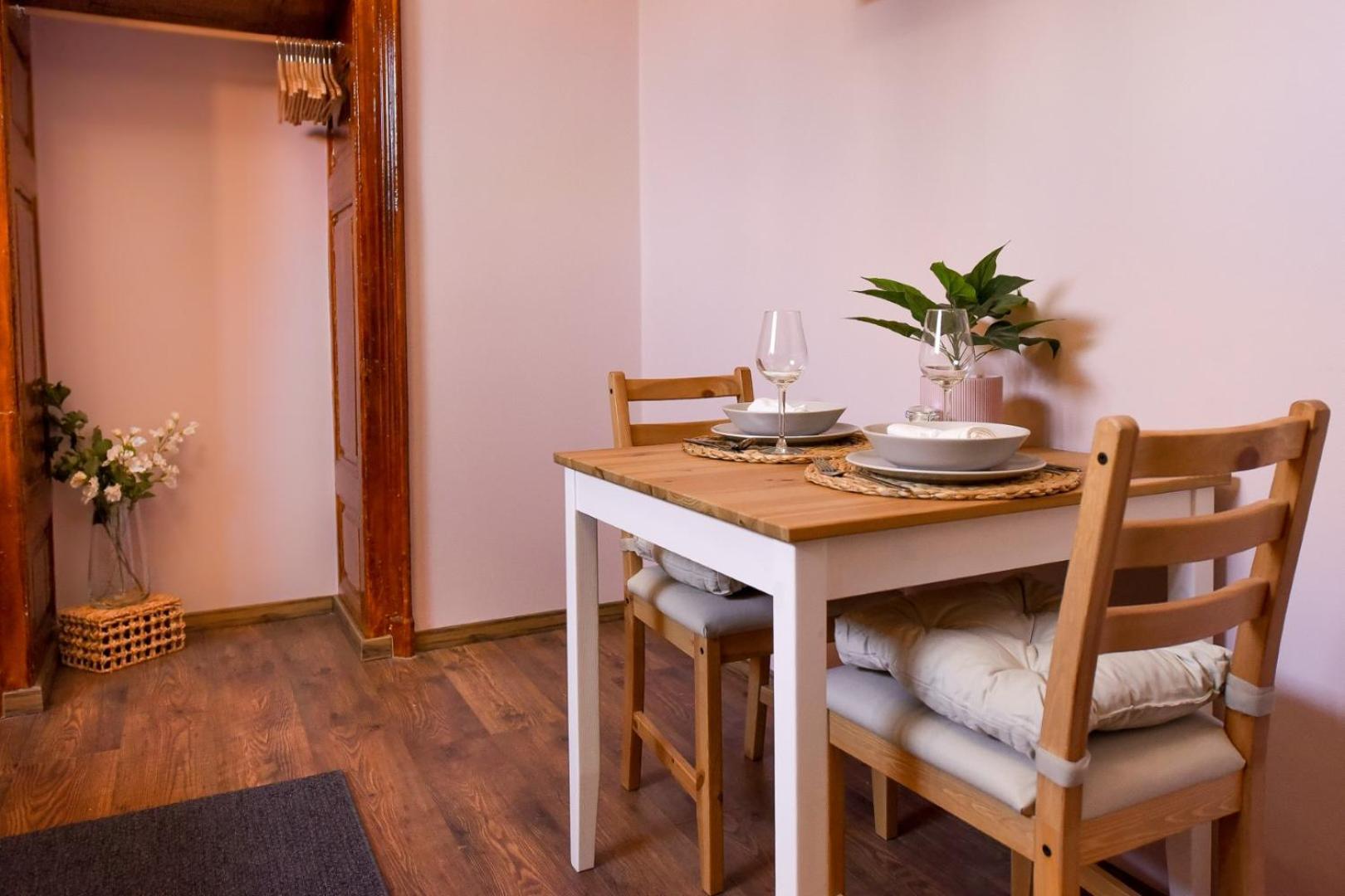 Historic Charm, Modern Comfort - Accommodation In The Heart Of The Old Town Bucareste Quarto foto