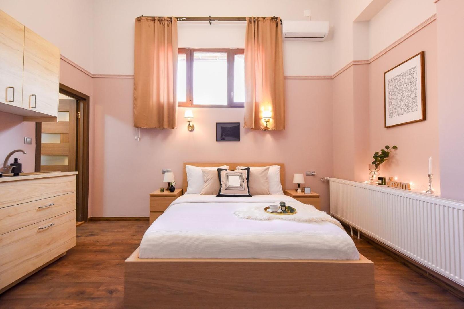 Historic Charm, Modern Comfort - Accommodation In The Heart Of The Old Town Bucareste Quarto foto
