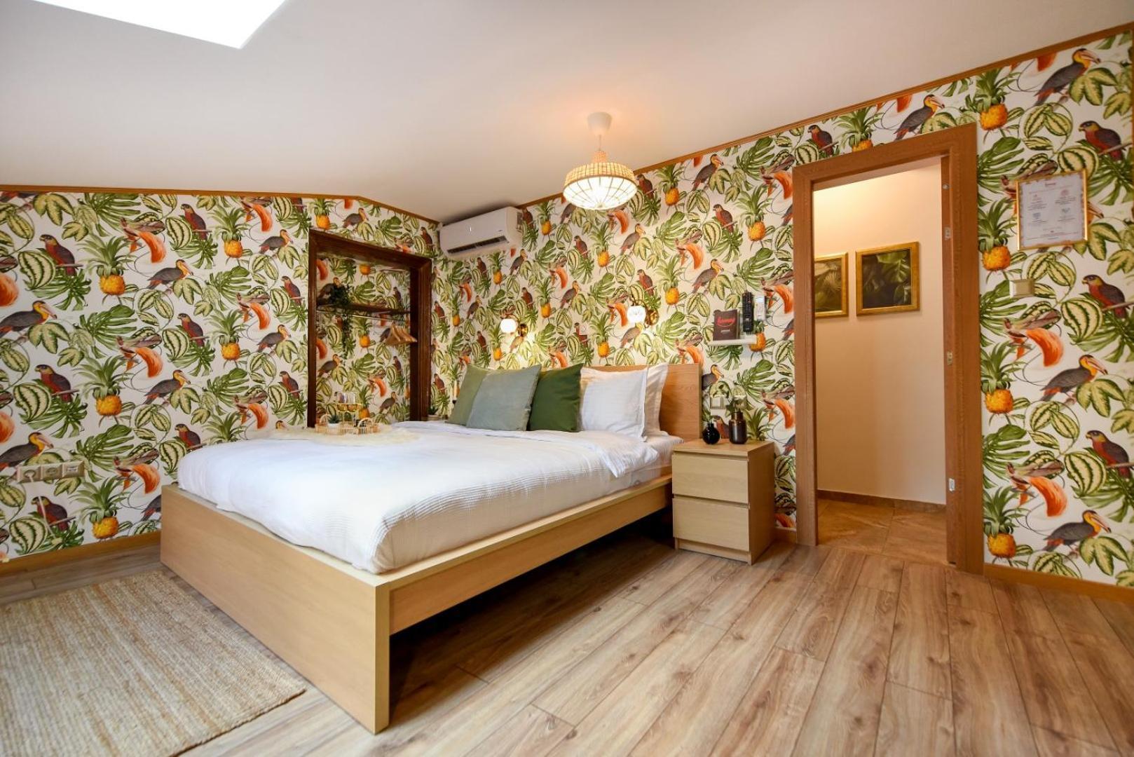 Historic Charm, Modern Comfort - Accommodation In The Heart Of The Old Town Bucareste Quarto foto